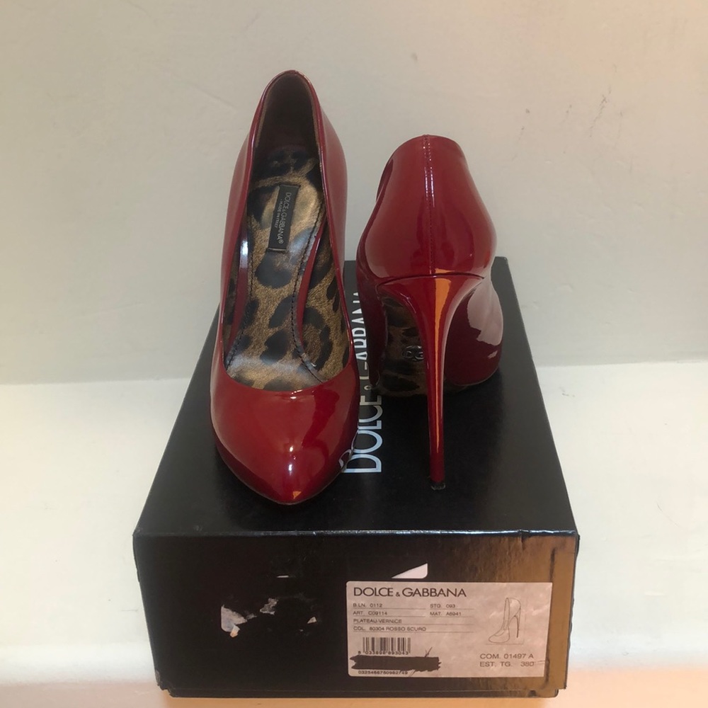 DOLCE & GABBANA : Red Patent High Heels!